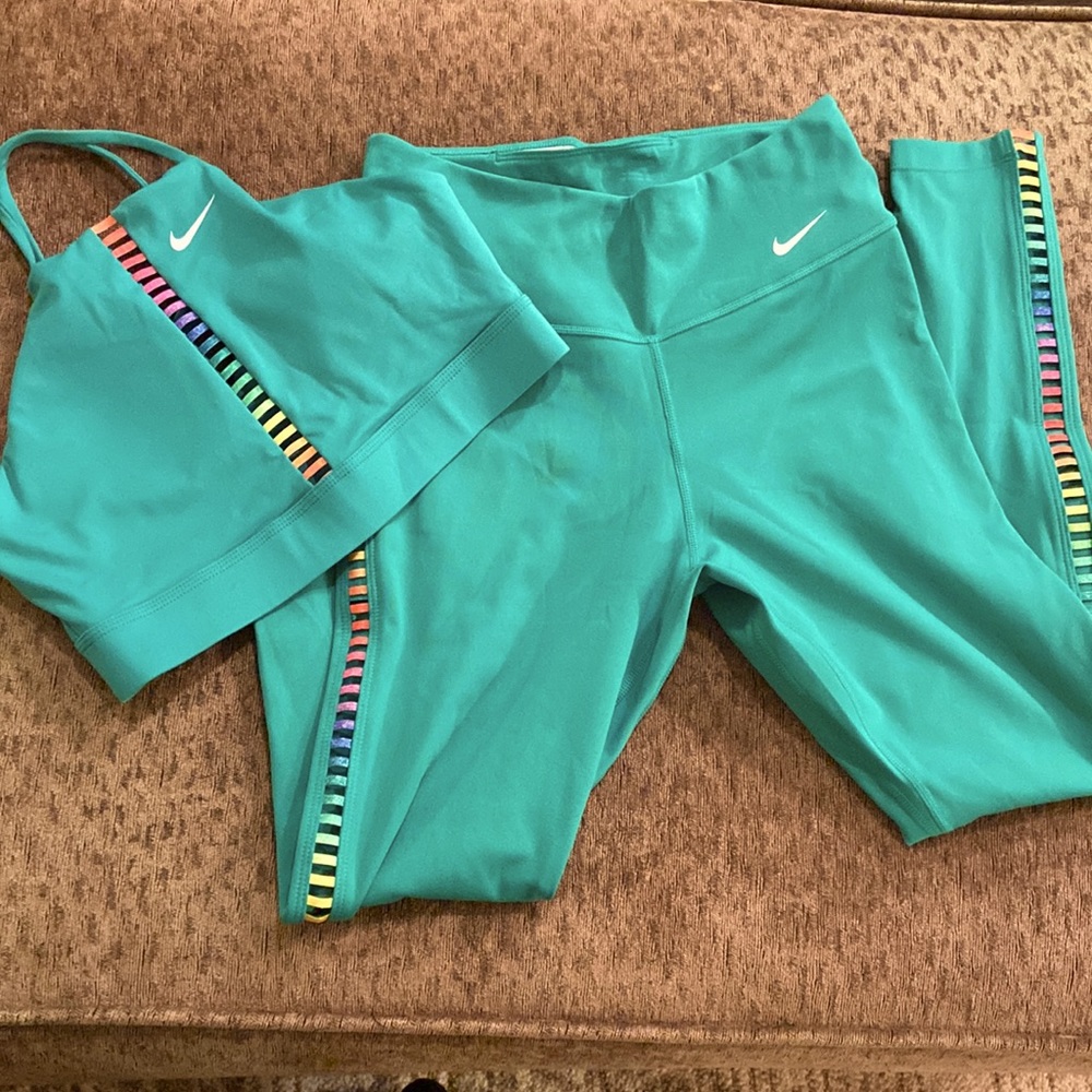 Nike M womens set, sports bra and leggings